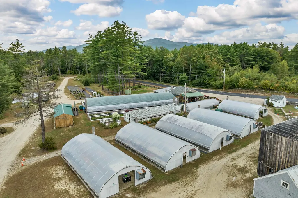 252 Middle Road Tuftonboro NH 03816