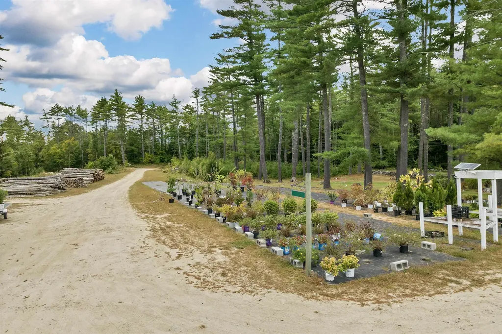 252 Middle Road Tuftonboro NH 03816