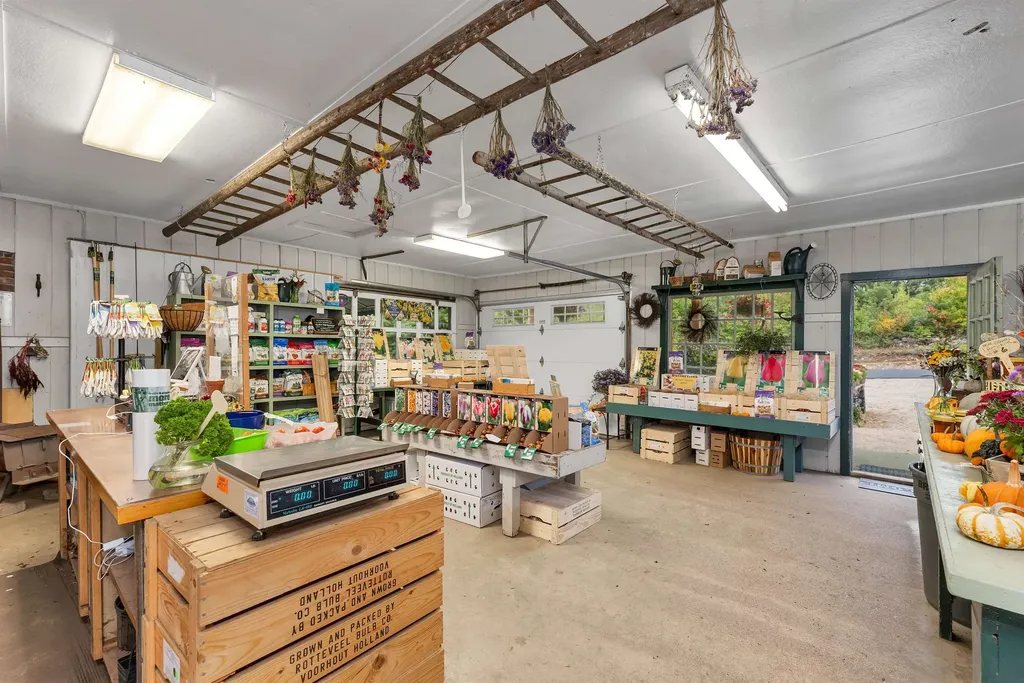 252 Middle Road Tuftonboro NH 03816