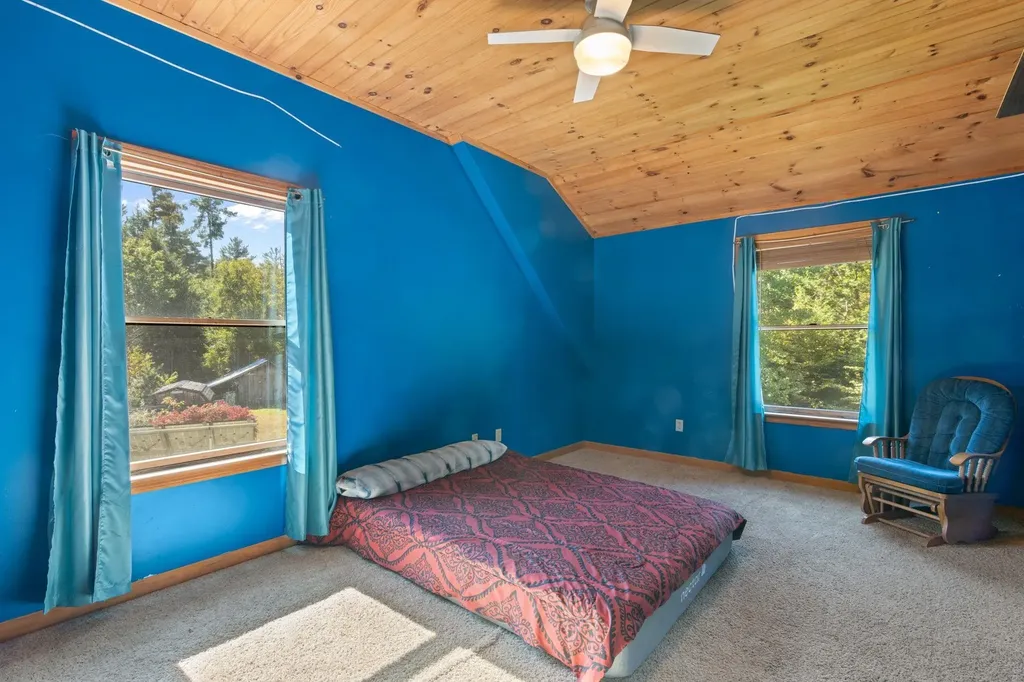 60 Moonlight Lane Brattleboro VT 05301