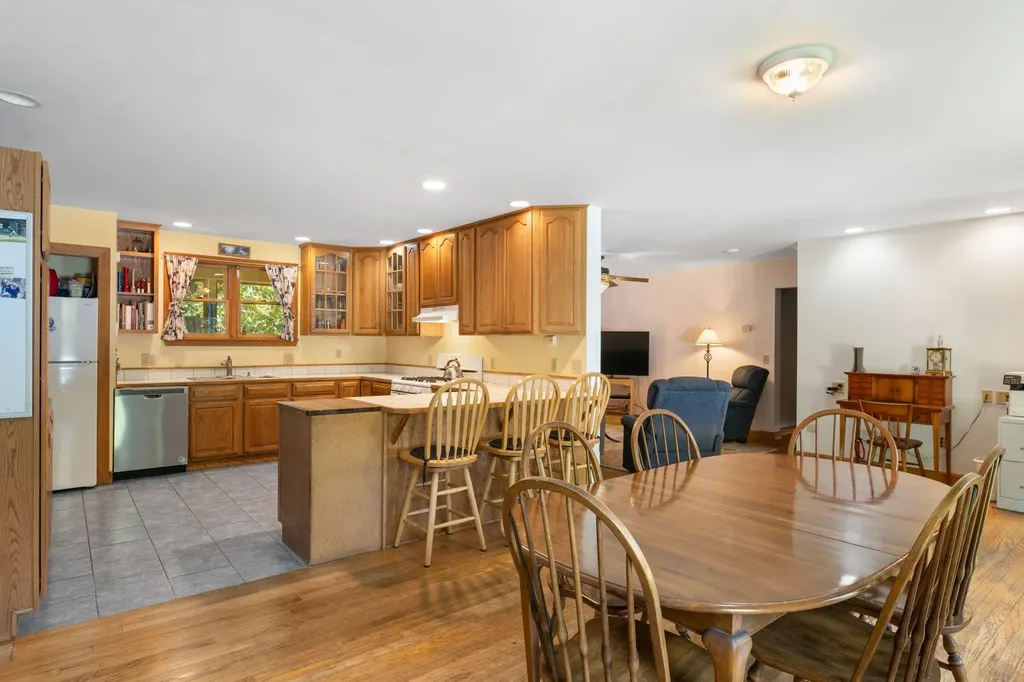 60 Moonlight Lane Brattleboro VT 05301