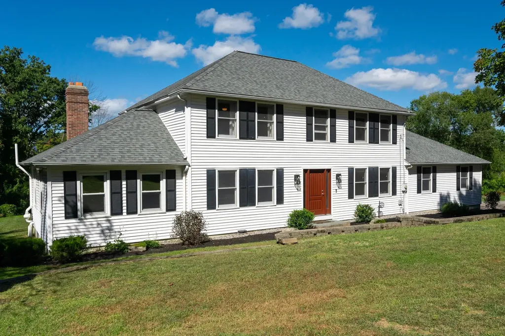 60 Pinecrest Drive Bedford NH 03110