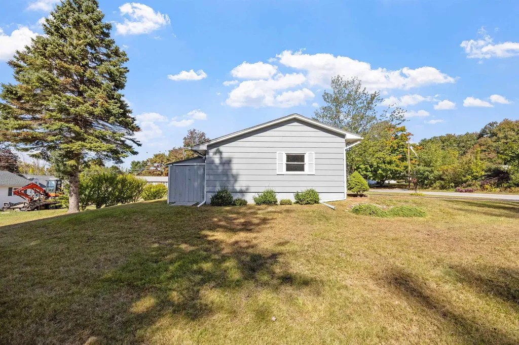 1 Renarl Avenue Pembroke NH 03275