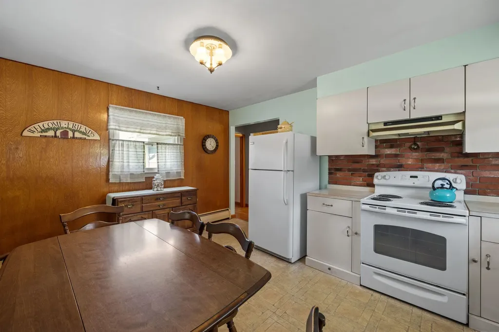 1 Renarl Avenue Pembroke NH 03275
