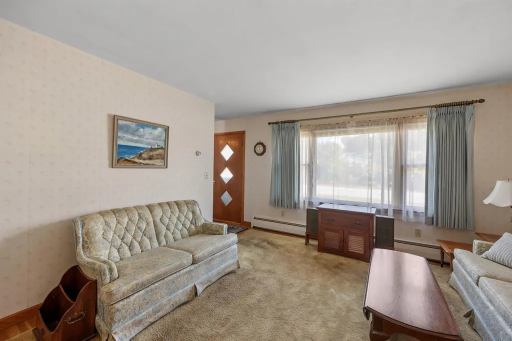 1 Renarl Avenue Pembroke NH 03275