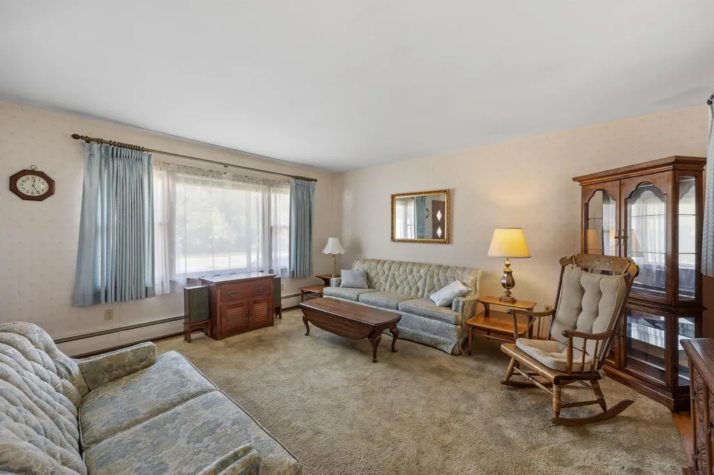 1 Renarl Avenue Pembroke NH 03275