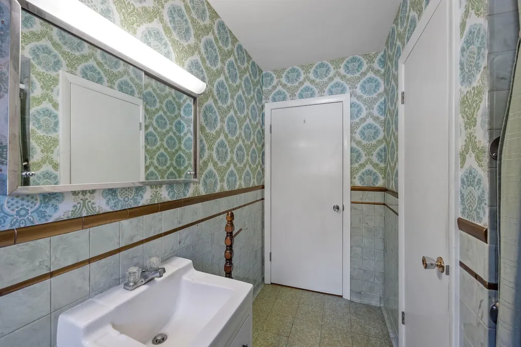 1 Renarl Avenue Pembroke NH 03275