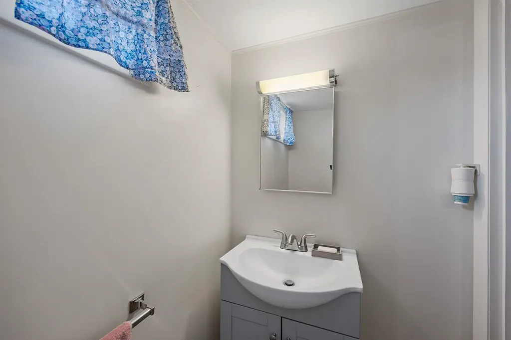 1 Renarl Avenue Pembroke NH 03275