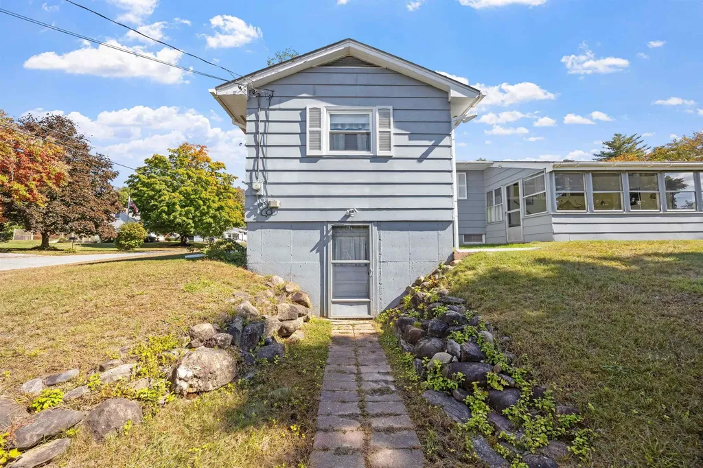 1 Renarl Avenue Pembroke NH 03275