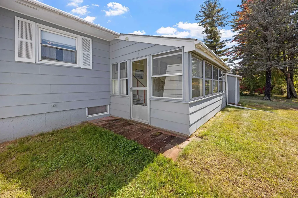 1 Renarl Avenue Pembroke NH 03275