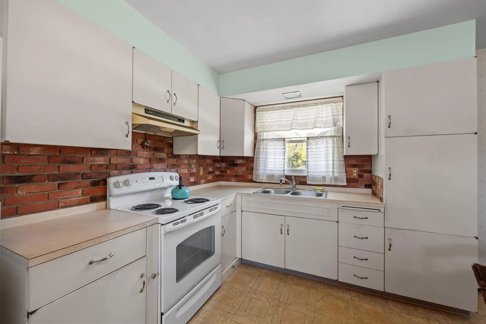 1 Renarl Avenue Pembroke NH 03275