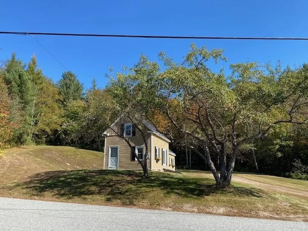 8 Plain Road Dummer NH 03588