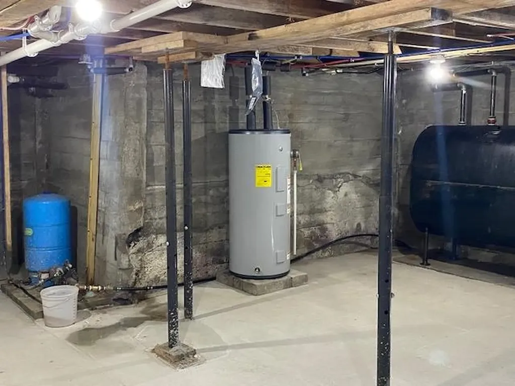 8 Plain Road Dummer NH 03588