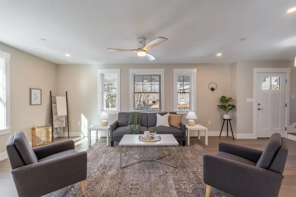 35 Hemlock Way Portsmouth NH 03801