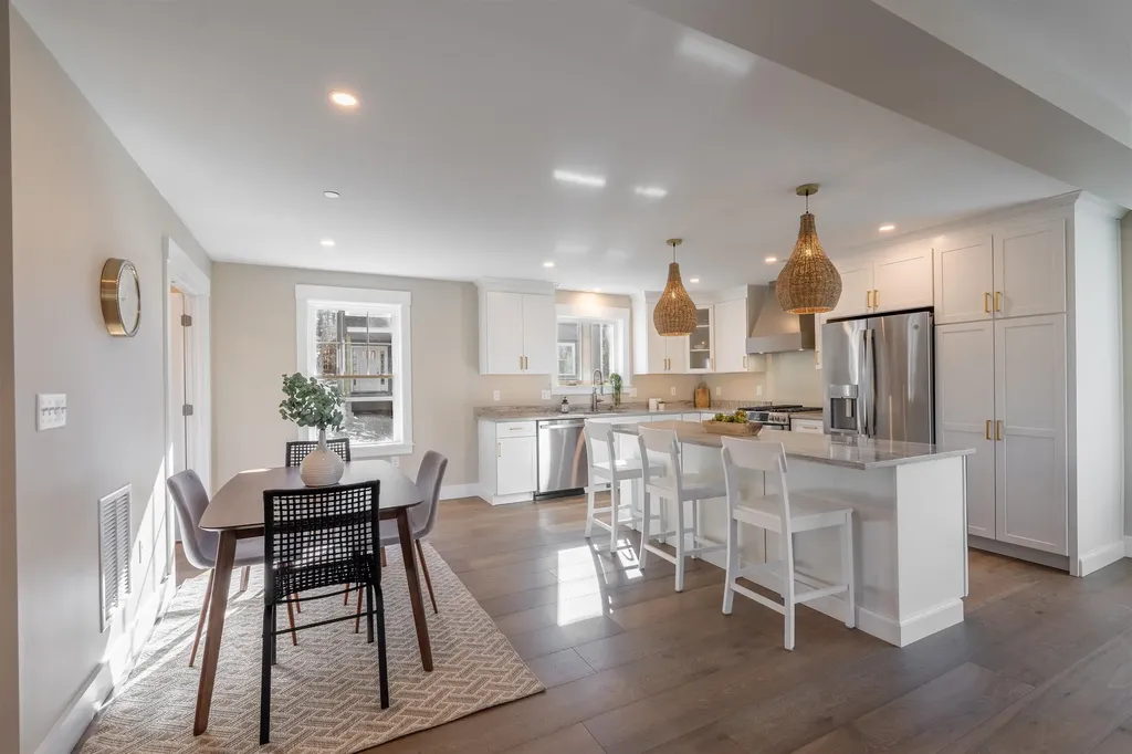 35 Hemlock Way Portsmouth NH 03801