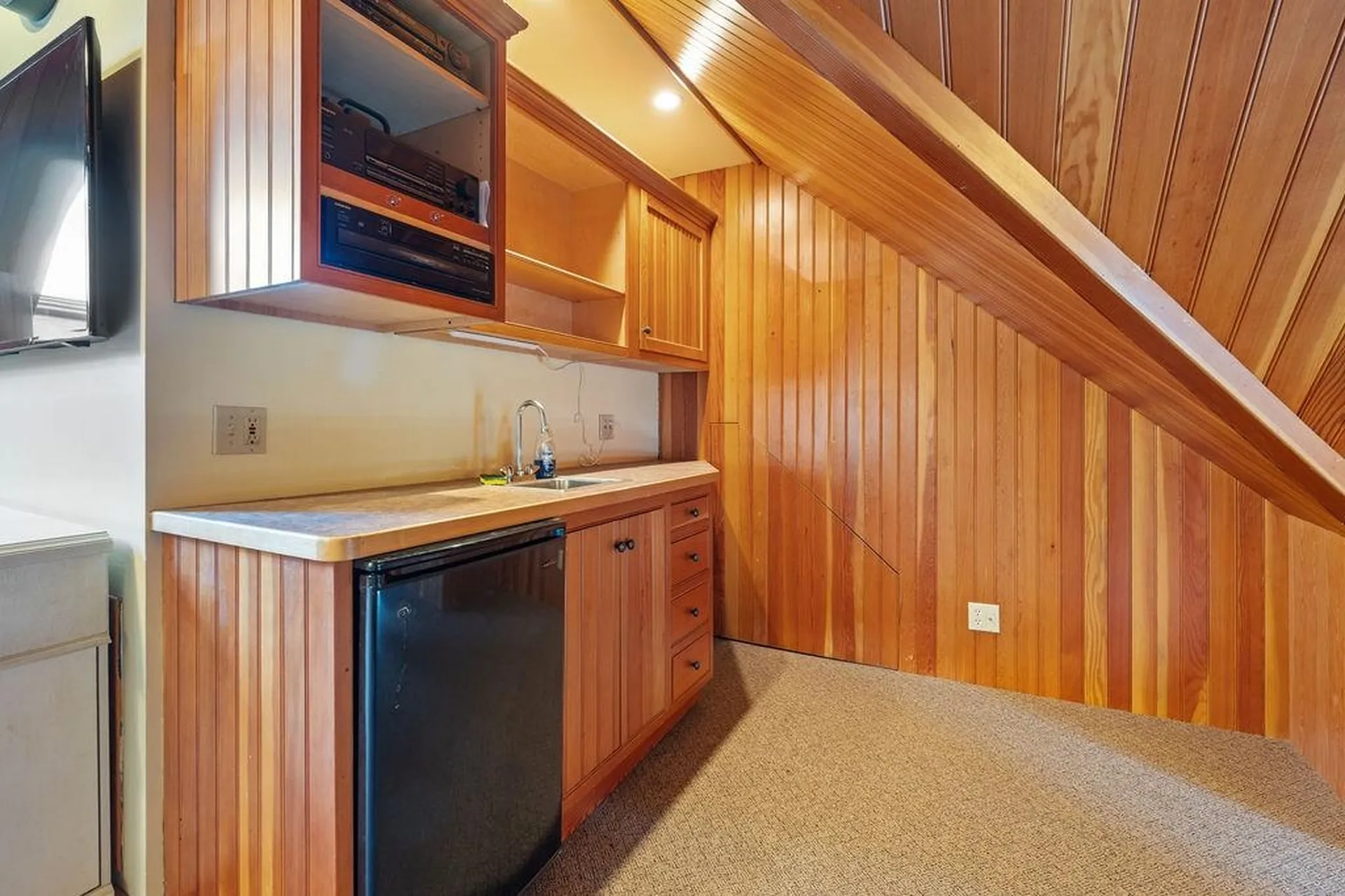 387 Richards Avenue Portsmouth NH 03801