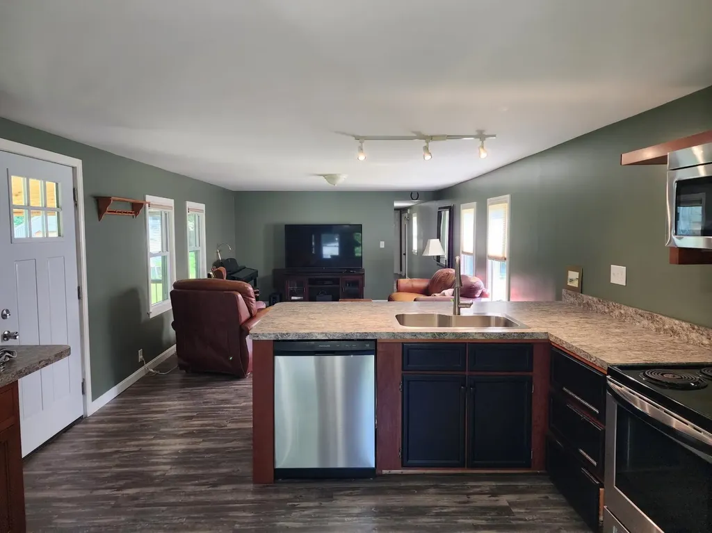 28 Cherry Street Belmont NH 03220