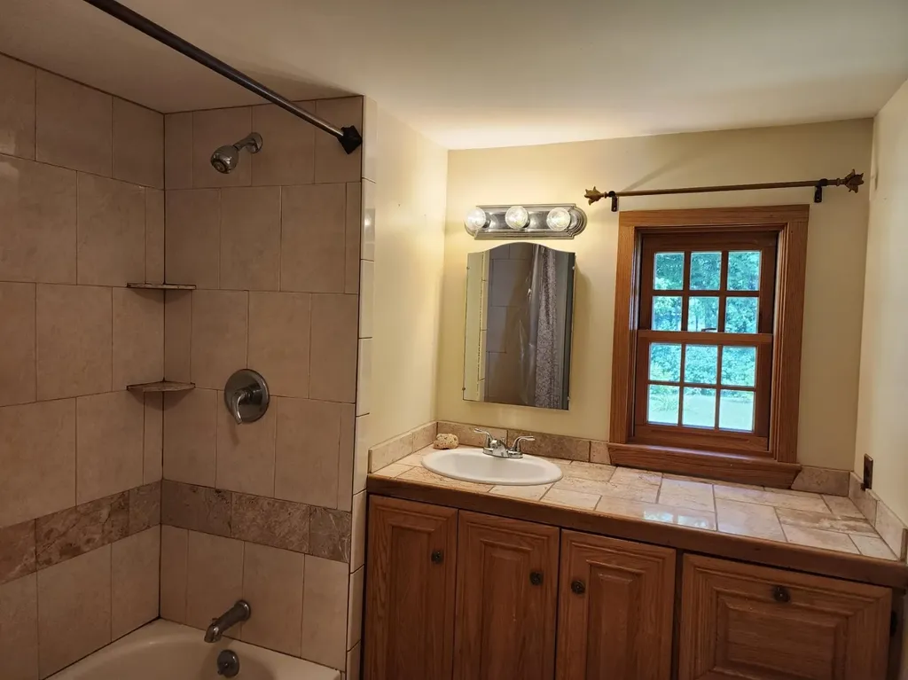 28 Cherry Street Belmont NH 03220