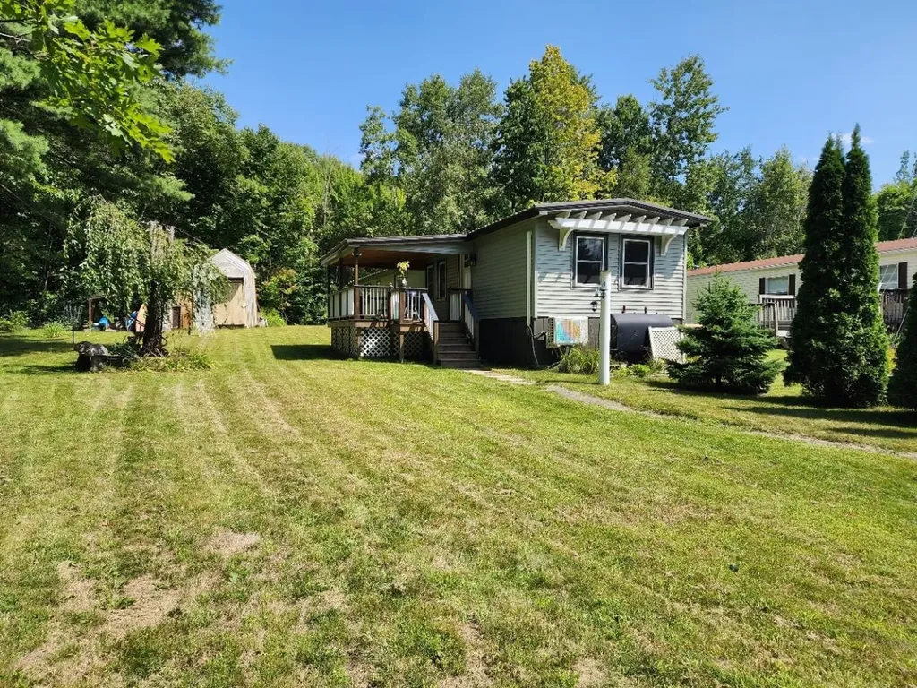28 Cherry Street Belmont NH 03220