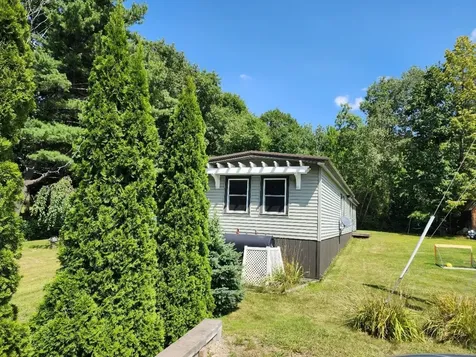 28 Cherry Street Belmont NH 03220