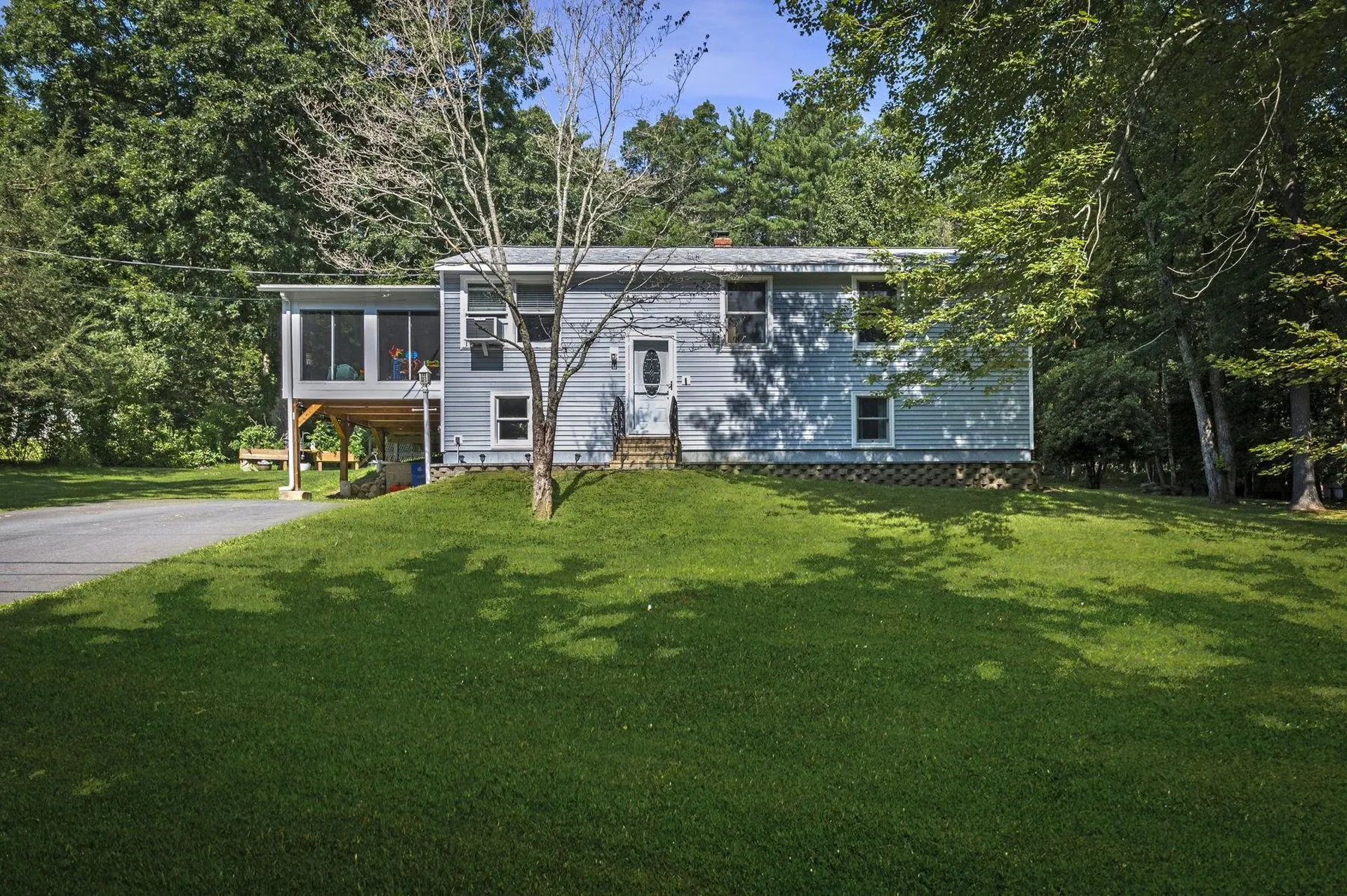 20 Quaker Street Newton NH 03858
