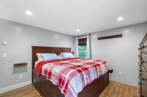 20 Quaker Street Newton NH 03858