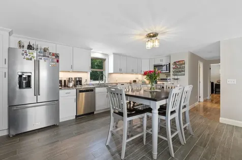 20 Quaker Street Newton NH 03858