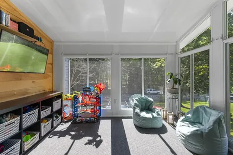 20 Quaker Street Newton NH 03858