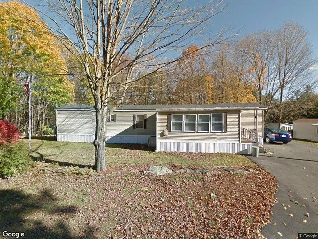 25 Lamprey River Park Newmarket NH 03857