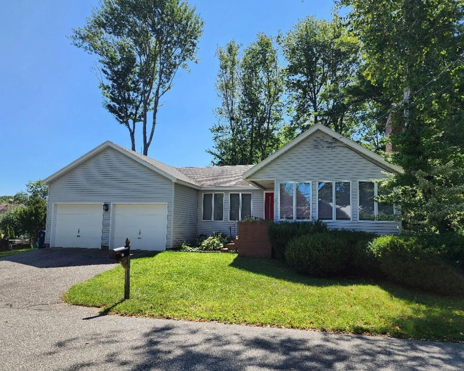 10 Elliott Street Hampton NH 03842