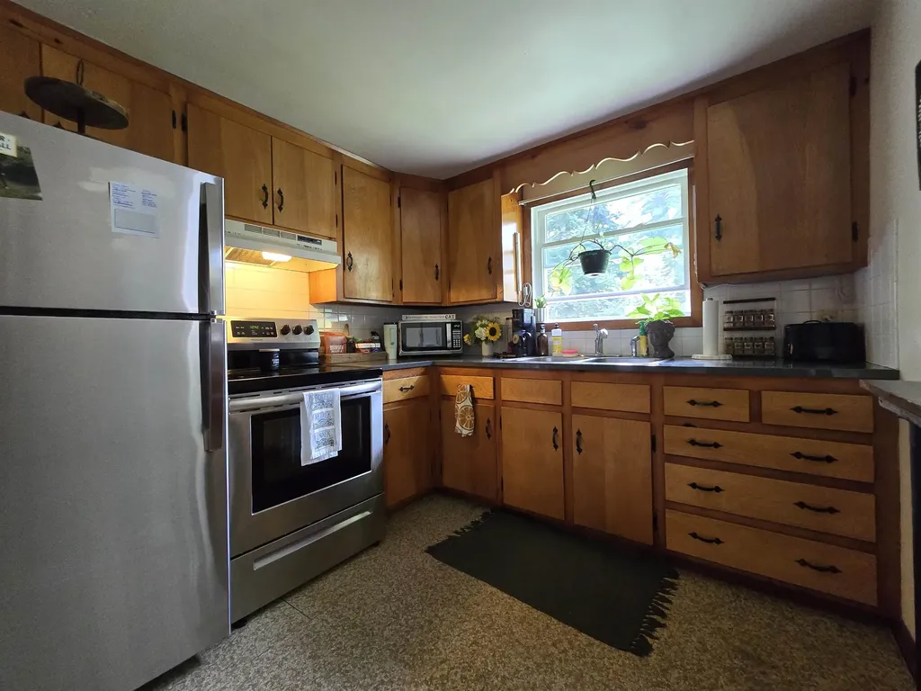 101 Range Road Alton NH 03809