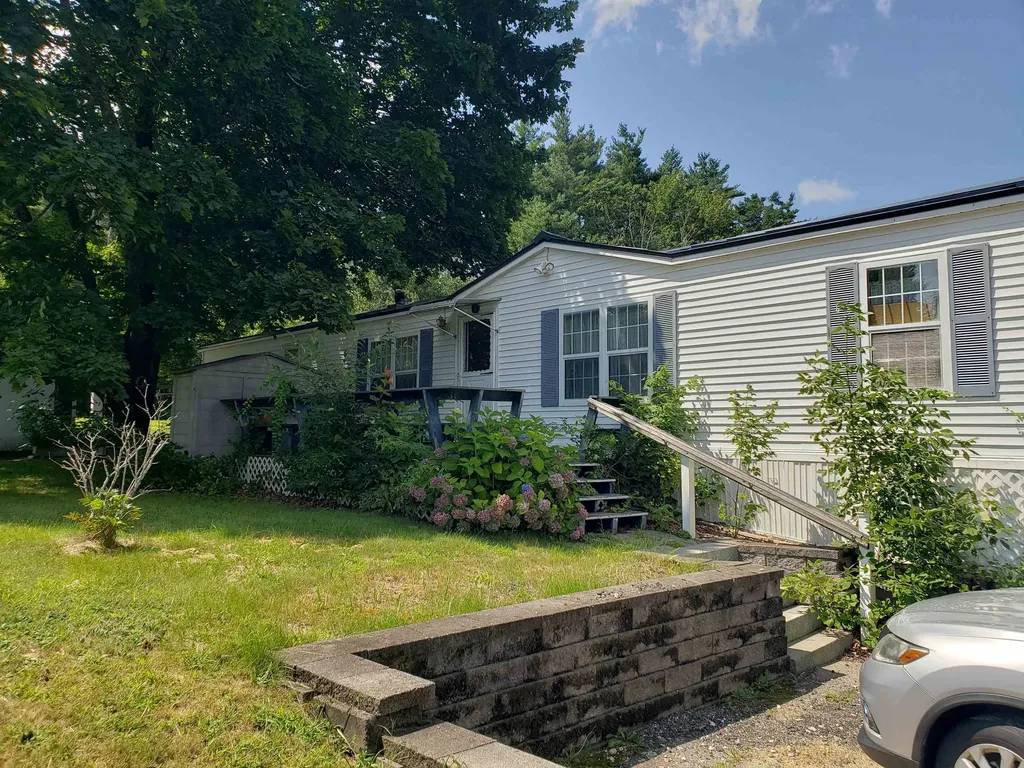 5 Parker Avenue Raymond NH 03077