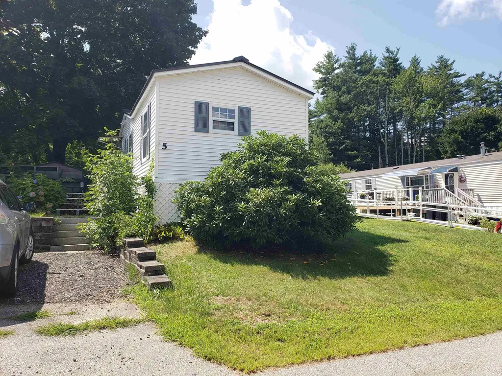 5 Parker Avenue Raymond NH 03077