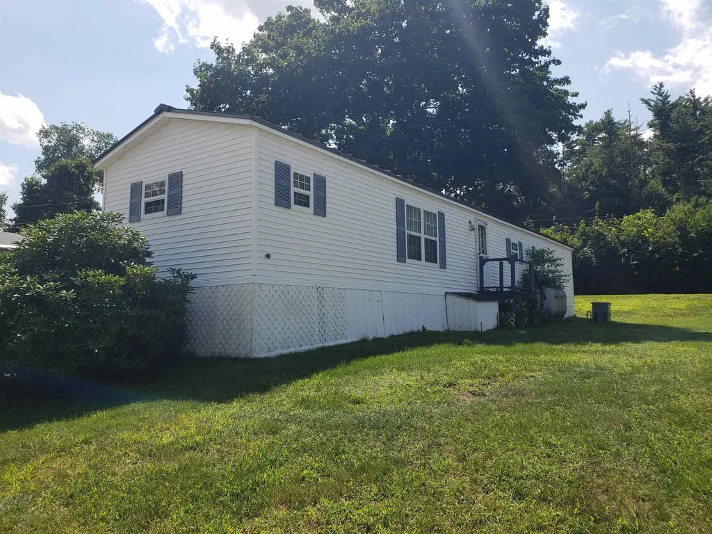 5 Parker Avenue Raymond NH 03077