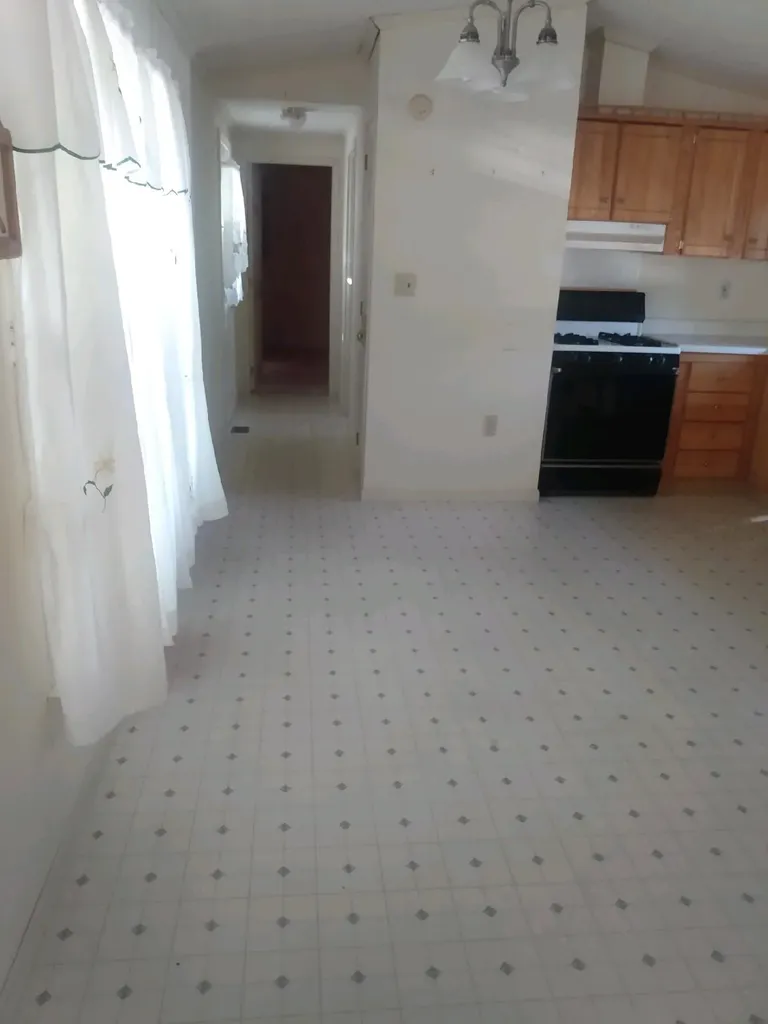 5 Parker Avenue Raymond NH 03077