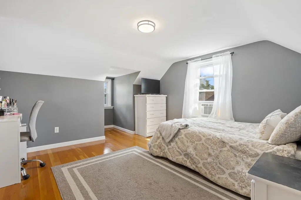 132 Mammoth Road Manchester NH 03109