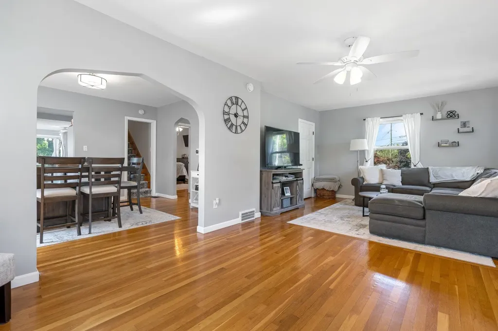 132 Mammoth Road Manchester NH 03109