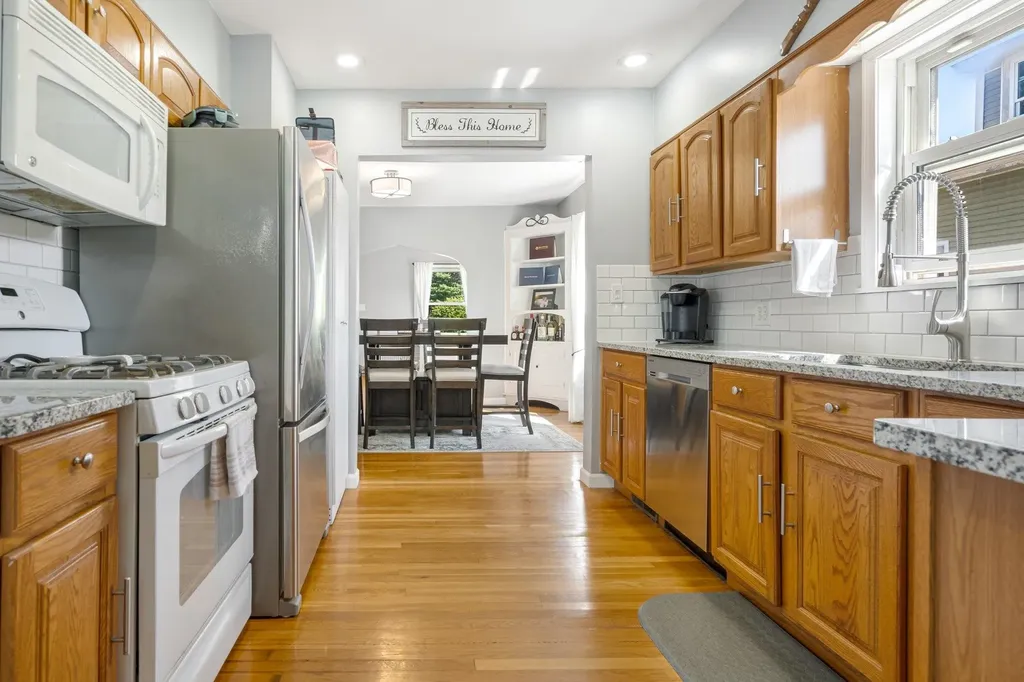 132 Mammoth Road Manchester NH 03109