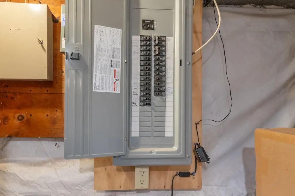 132 Mammoth Road Manchester NH 03109