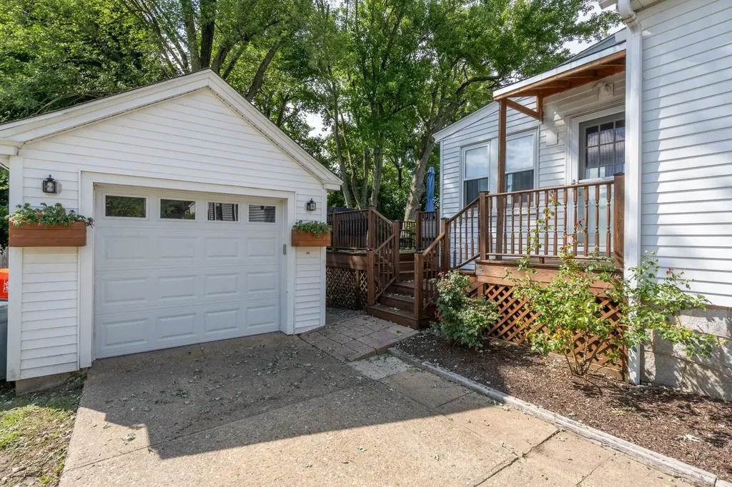 132 Mammoth Road Manchester NH 03109