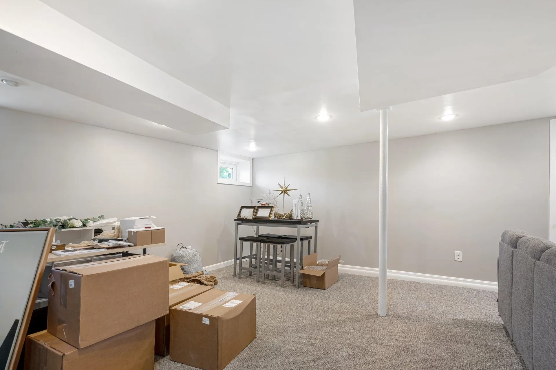 132 Mammoth Road Manchester NH 03109