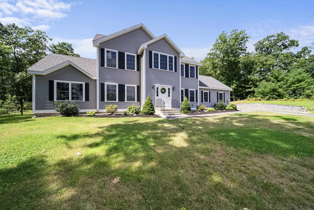 38 Steele Road Derry NH 03038
