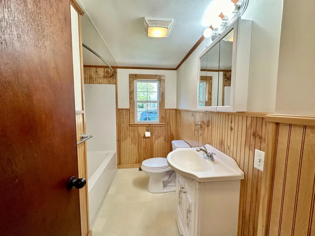 24 Huntington Street St. Albans City VT 05478