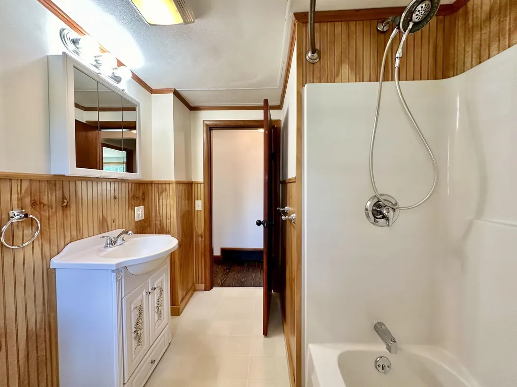 24 Huntington Street St. Albans City VT 05478