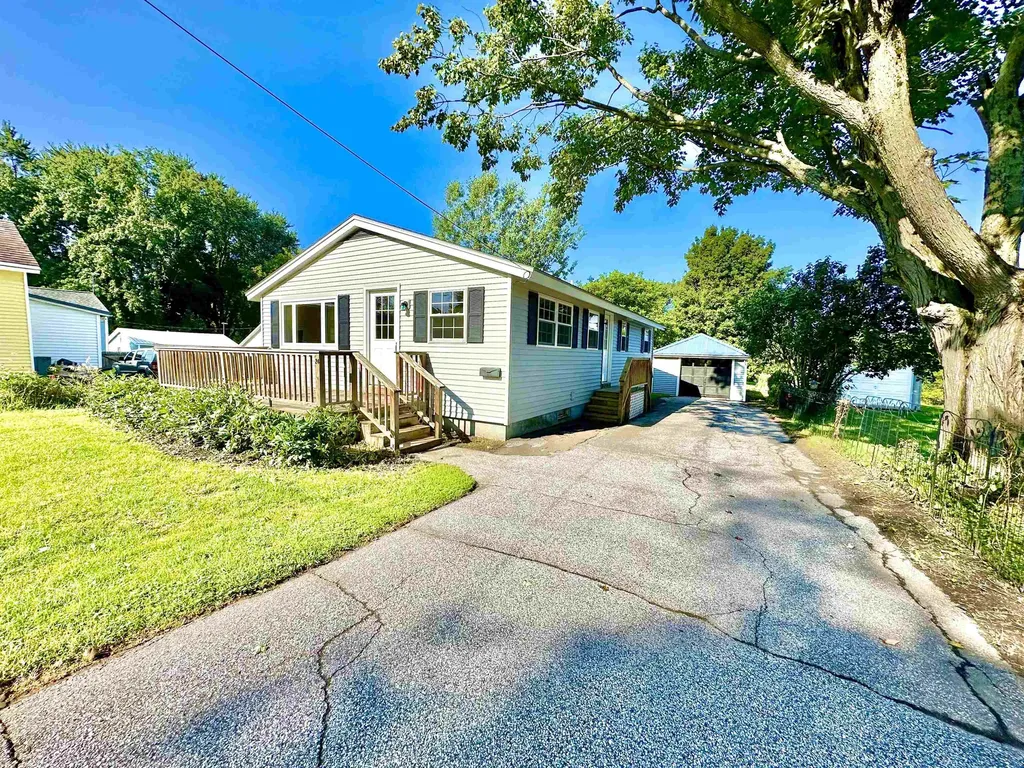 24 Huntington Street St. Albans City VT 05478