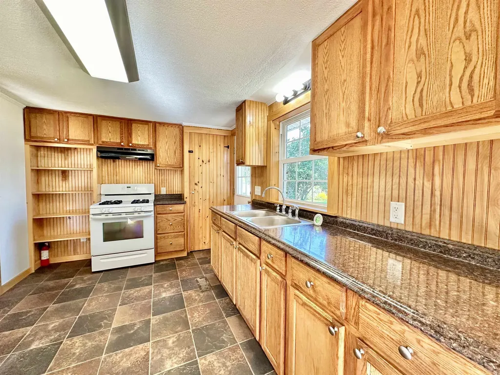 24 Huntington Street St. Albans City VT 05478