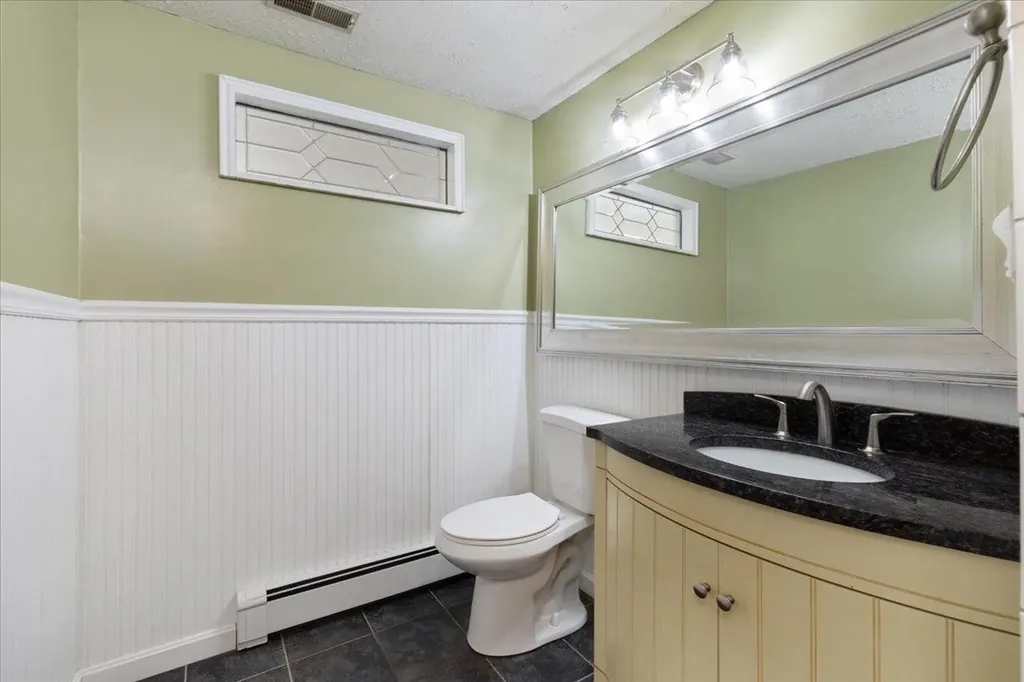 42 Gaita Drive Derry NH 03038