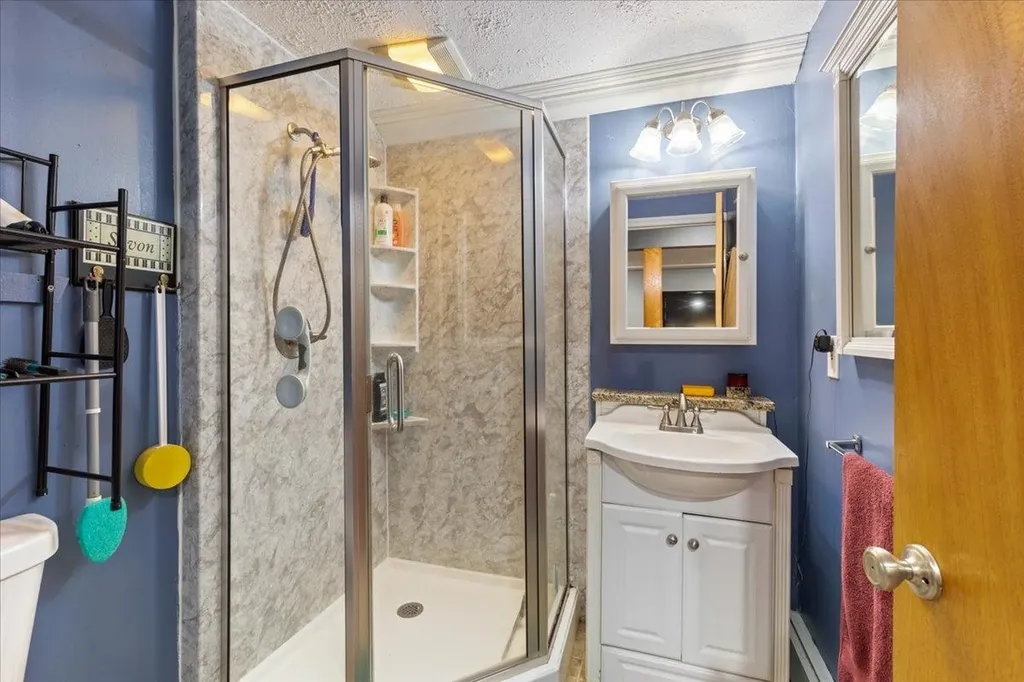 42 Gaita Drive Derry NH 03038