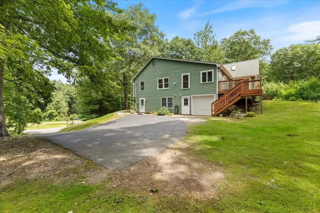 42 Gaita Drive Derry NH 03038
