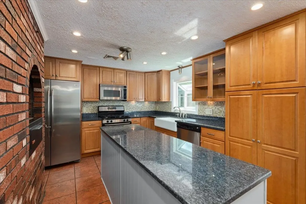 42 Gaita Drive Derry NH 03038
